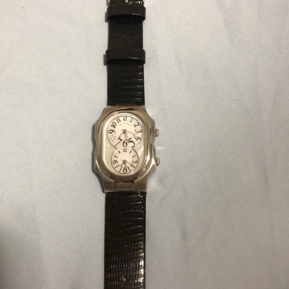 COPY - Watch - Picture 3 of 10